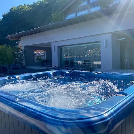 Navalia * Менаджо