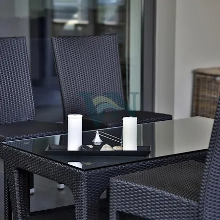 Navalia Менаджо