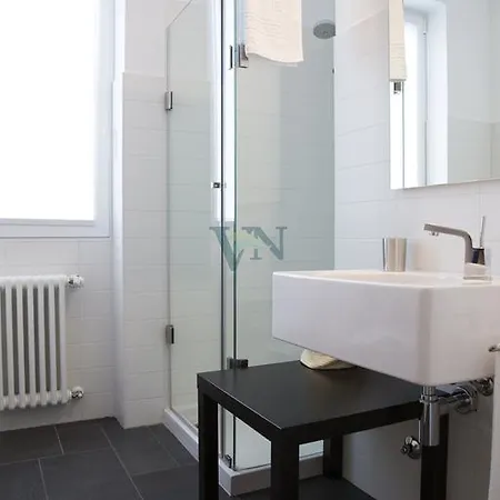 Navalia Менаджо