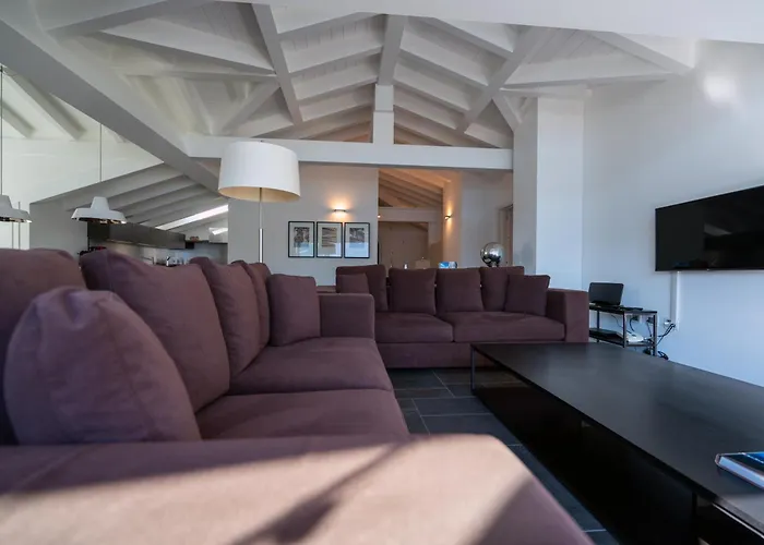 וילה Navalia מנאג'יו