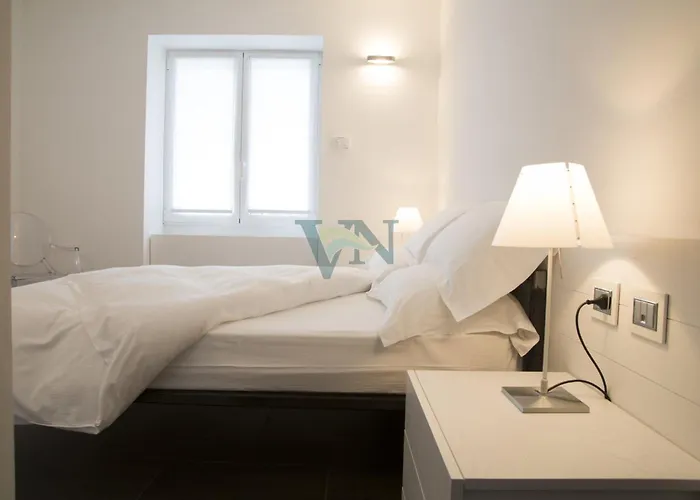 וילה Navalia מנאג'יו