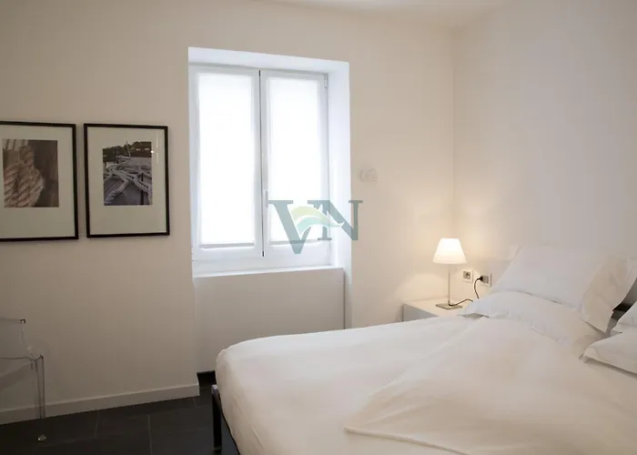 Navalia מנאג'יו